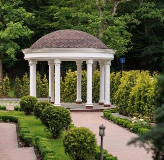 Uzhhorod Hotel | Experience Park Hotel Bristol: Pool, Spa & Oceanfront Views