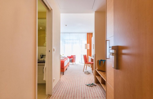 Warnemuende Hotel | Discover Park-Hotel Hübner: Spa, Pool & Family-Friendly Fun