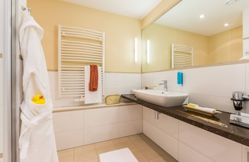 Warnemuende Hotel | Discover Park-Hotel Hübner: Spa, Pool & Family-Friendly Fun