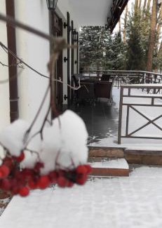 Chubynske Hotel | Discover Park-Hotel Kidev: 4-Star Comfort & Hot Tub Relaxation
