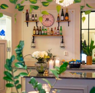 Linkoping Hotel | Explore Park Hotel Linköping Fawlty Towers & Enjoy Hot Tub Bliss
