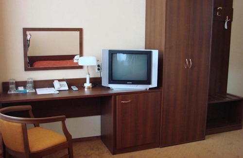 Dubna Hotel | Cozy Park Hotel with Breakfast and Relaxing Hot Tub
