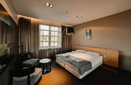Velyka Omeliana Hotel | Discover Park Hotel Switzerland: Pet-Friendly Oceanfront Stay