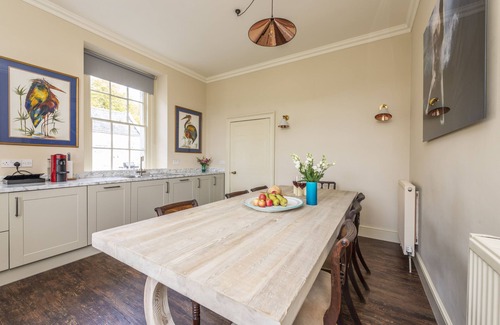 Holworth Apartment | Park House: Ideal Getaway for Families and Pet Owners