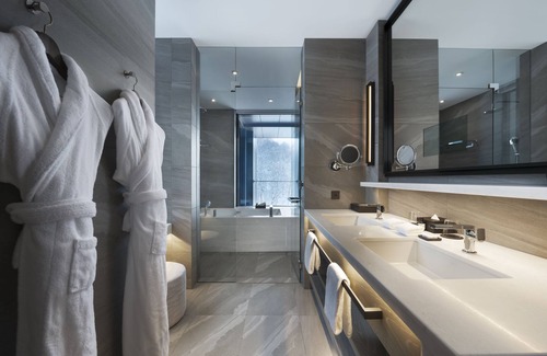 Kutchan Hotel | Experience Elegance at Park Hyatt Niseko Hanazono Hotel
