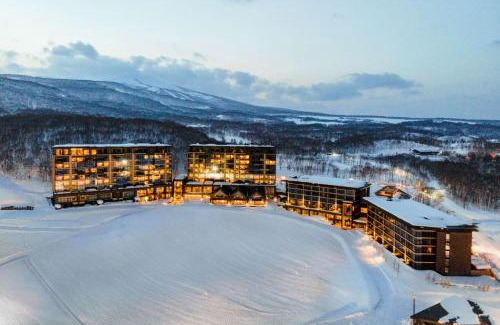 Kutchan Hotel | Experience Elegance at Park Hyatt Niseko Hanazono