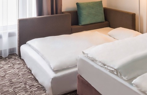 Neumarkt in der Oberpfalz Hotel | Discover Park Inn by Radisson Neumarkt: 4-Star Comfort