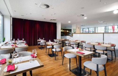 Frankfurt Airport Area Hotel | Convenient Stay at Park Inn by Radisson Frankfurt Airport