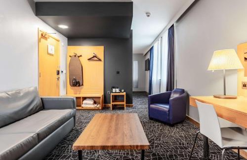Peterborough Hotel | Book Your Stay at Park Inn by Radisson Peterborough Today!