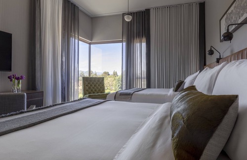 Menlo Park Hotel | Experience Park James: 4-Star Stay with Spa & Dining