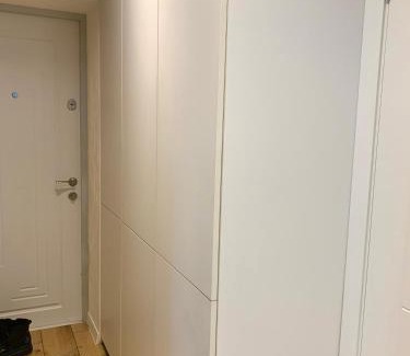 Ternopil Apartment | Discover Park Lake: Pet-Friendly Oceanfront Apartments