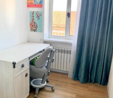 Ternopil Apartment | Discover Park Lake: Pet-Friendly Oceanfront Apartments