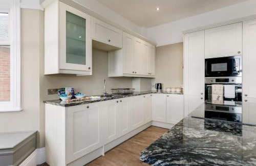 Poole Apartment | Experience Park Lake View: Pet & Child Friendly Escape