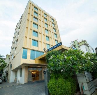 Vidhyadhar Nagar Hotel | Park Ocean: Family-Friendly Hotel with Pool & Ocean Views