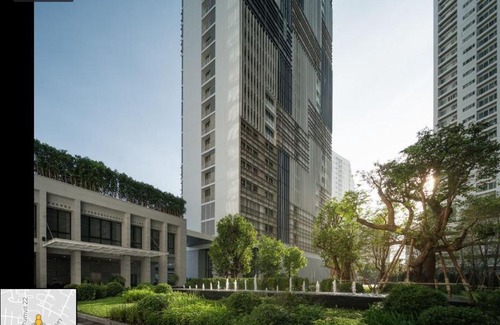 Khlong Tan Apartment | Stylish Park Origin Sukhumvit24: Pool & Family-Friendly Stay