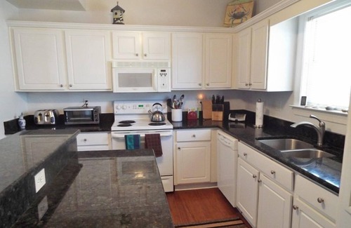 Cape Charles Condo | Park Place - Cozy Condo Steps from the Beach & Pool