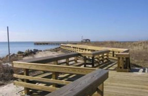 Cape Charles Condo | Park Place - Cozy Condo Steps from the Beach & Pool