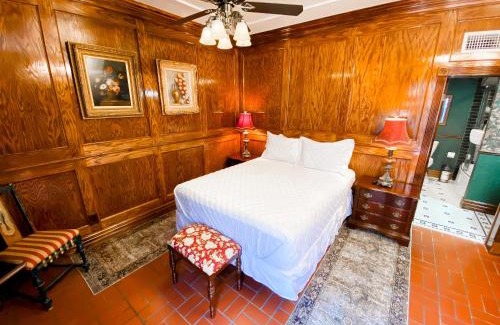 Sanford Hotel | Explore Park Place Inn and Cottages with Wheelchair Access