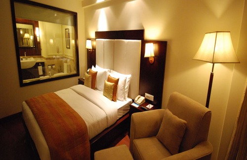 Jhalamand Hotel | Discover Park Plaza Jodhpur: Family-Friendly Retreat