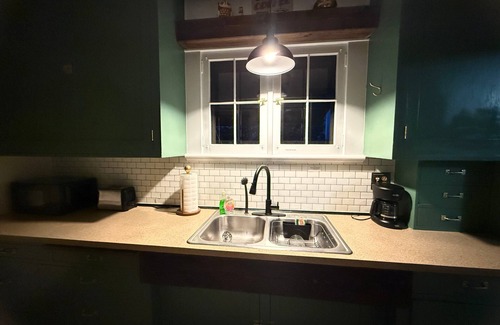Island Park Cabin | Cozy Park Ranger Cabin Near Henry's Lake with Wifi & Fire Pit