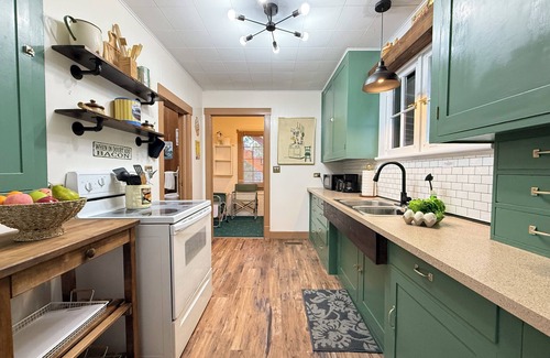 Island Park Cabin | Cozy Park Ranger Cabin Near Henry's Lake with Wifi & Fire Pit