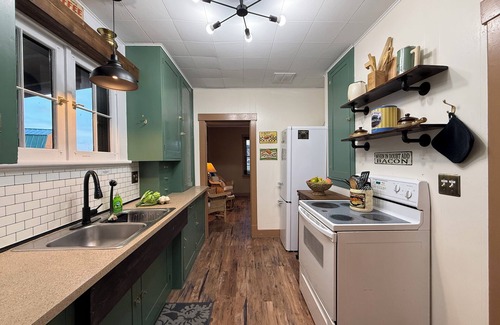 Island Park Cabin | Cozy Park Ranger Cabin Near Henry's Lake with Wifi & Fire Pit