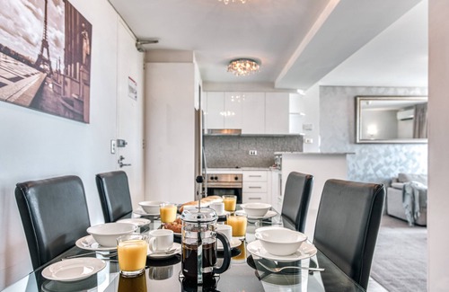 Cremorne Apartment | Comfort at Park Regis Concierge Apartments with Great Amenities