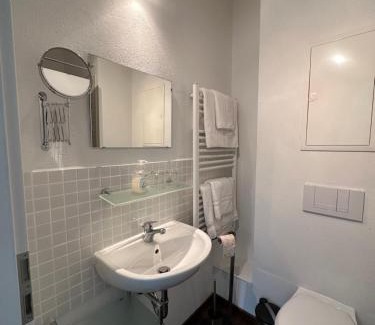 Mecklenburgische Kleinseenplatte Apartment | Relaxing Oceanfront Escape at Park Residence Bei Wu