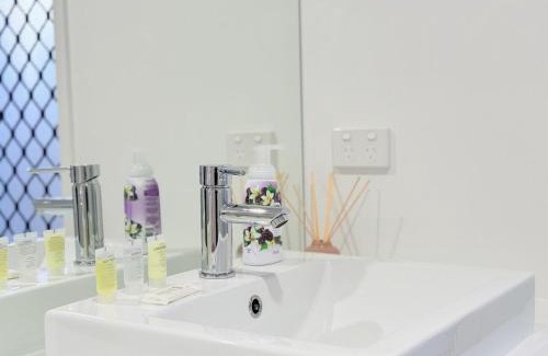 Park Ridge Villa | Park Ridge Retreat 4BR 2Bath with Outdoor