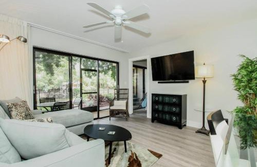 Park Shore House | Inviting Park Shore Resort with Pool and Child-Friendly Amenities