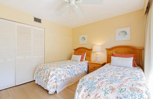Park Shore House | Discover Park Shore Resort with Pool and Hot Tub Amenities