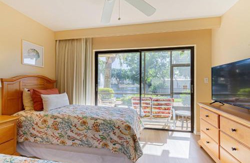 Park Shore House | Discover Park Shore Resort with Pool and Hot Tub Amenities
