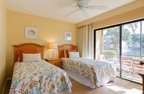 Park Shore House | Discover Park Shore Resort with Pool and Hot Tub Amenities