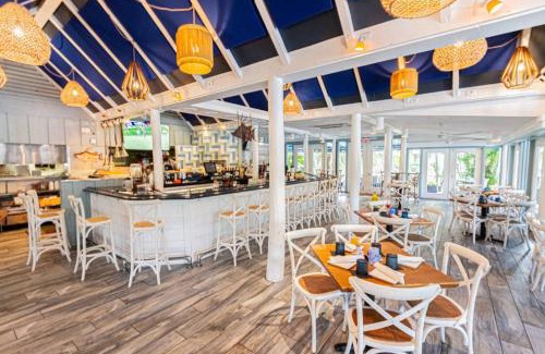 Park Shore House | Discover Park Shore Resort with Family-Friendly Amenities