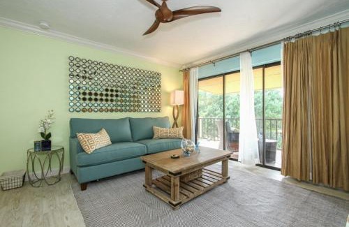 Park Shore House | Relax at Park Shore Resort with Pool and Family-Friendly Fun