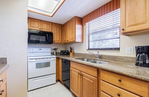 Park Shore House | Family-Friendly Park Shore Resort with Pool Access
