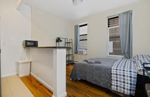 Manhattan Valley Apartment | Cozy Park Side Living: Pet and Child Friendly Retreat