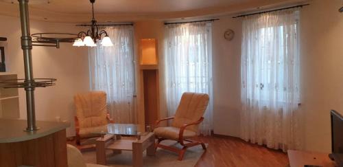 Oborniki Slaskie Apartment | Pet-Friendly Park Studio: Ideal for Families and Travelers