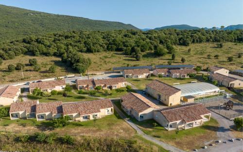 Brissac Resort | Inviting Park & Suites Village Gorges with Pool & Ocean Views