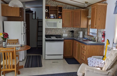 Perry House | Top-Rated Park Unit #3: Family and Pet-Friendly Retreat
