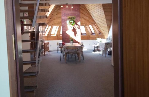 Kecskemet House | Park Vendégház: Guest Rated 9/10 with Family-Friendly Amenities