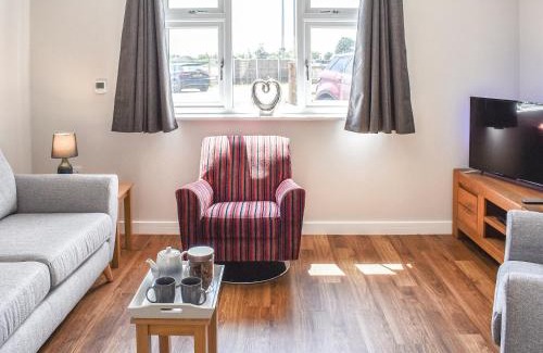 Martham House | Pet-Friendly Park View: Guest Rated 10/10 for Families