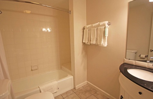 Salem Hotel | Convenient Park View Inn in Salem with Family-Friendly Amenities