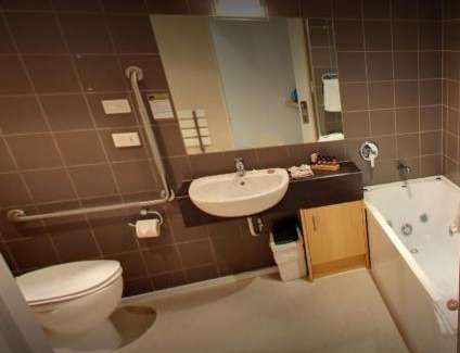 Hamilton Hotel | Discover Park View Motor Lodge: Rated 9/10 with Pool & Hot Tub