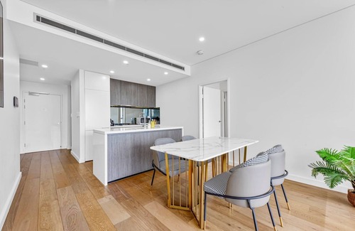 Zetland Apartment | Park-View Retreat: Modern 2BR Waterloo Getaway for Family