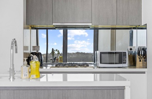 Zetland Apartment | Park-View Retreat: Modern 2BR Waterloo Getaway for Family