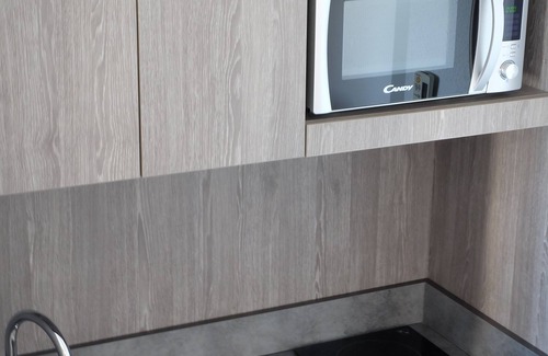 Colomiers House | Comfortable Stay at Park Wilson Airport with Family-Friendly Amenities