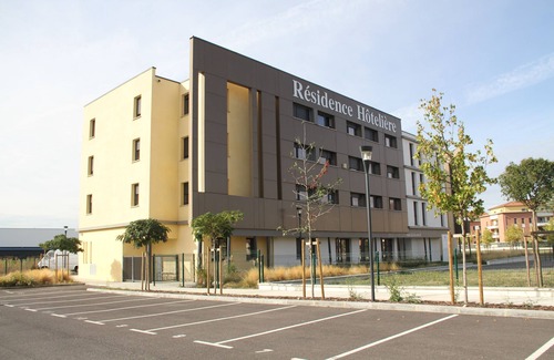 Colomiers House | Comfortable Stay at Park Wilson Airport with Family-Friendly Amenities