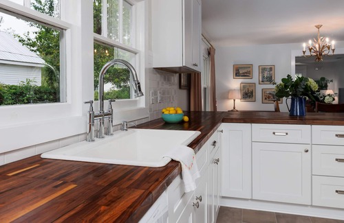 Biloxi House | Explore Downtown Ocean Springs Just Steps from Your Stay!