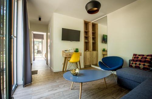 Sopot Resort | Discover PARK45: Pet-Friendly Oceanfront Retreat with Hot Tub